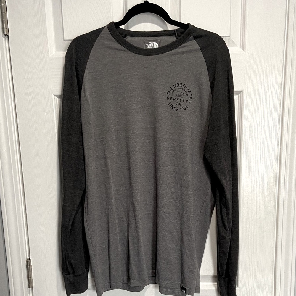 The North Face Men’s Gray Long Sleeve Baseball Graphic Tee in Size Large